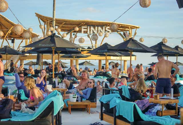 Finns Beach Club in Bali